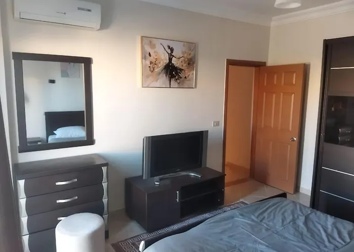 Sunny Lakes 2-bedroom With Pool & Mountain View *