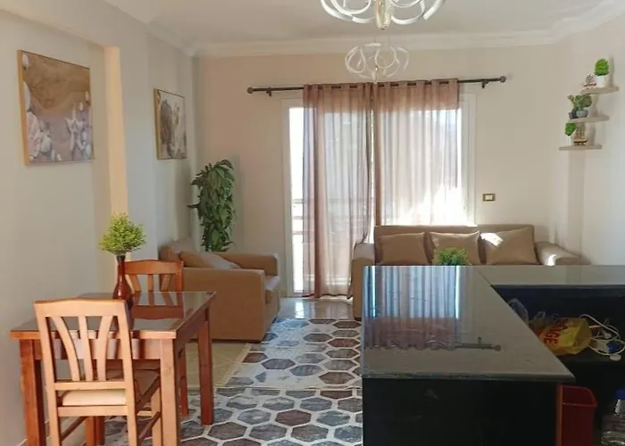 Sunny Lakes 2-bedroom With Pool & Mountain View Apartment *