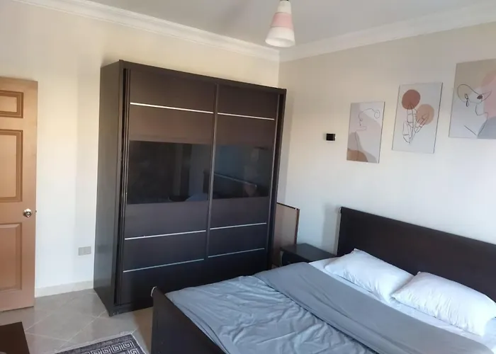 Sunny Lakes 2-bedroom With Pool & Mountain View *